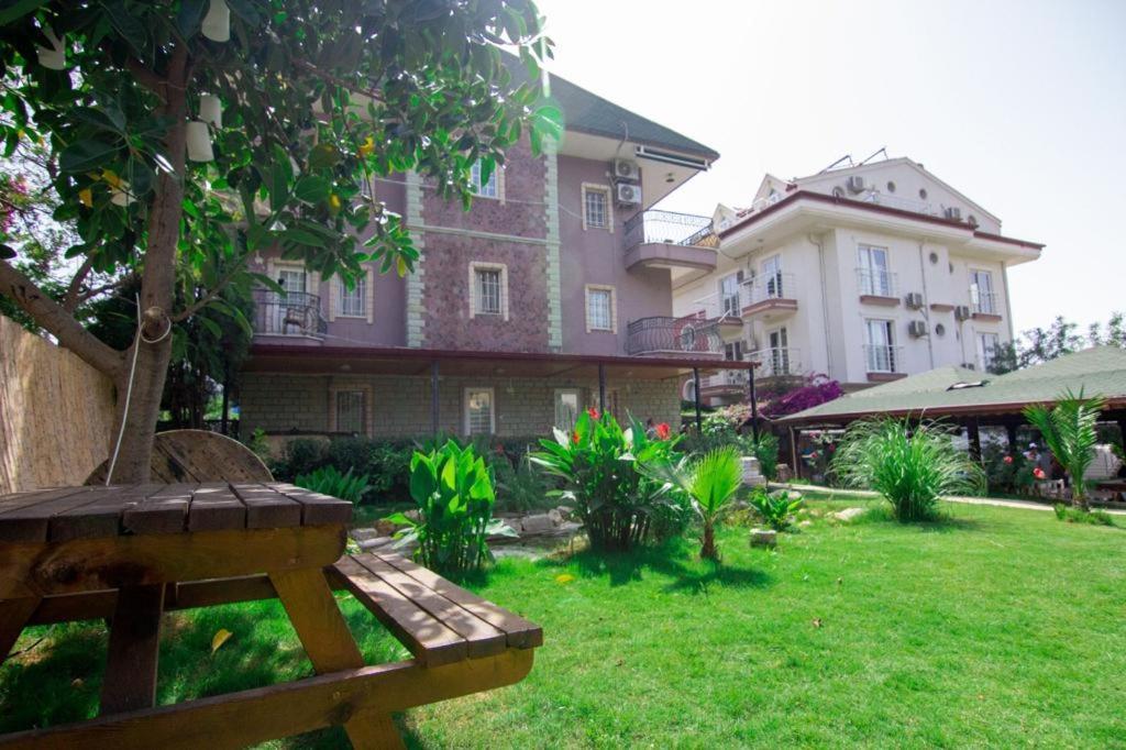 Bed and Breakfast Kampus Garden à Fethiye Extérieur photo